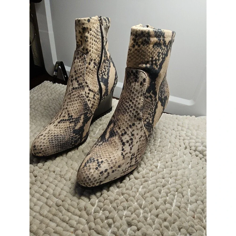 Size 8.5 Journee Collection Snake Embossed Stacked Wedged heel Booties NWOT
